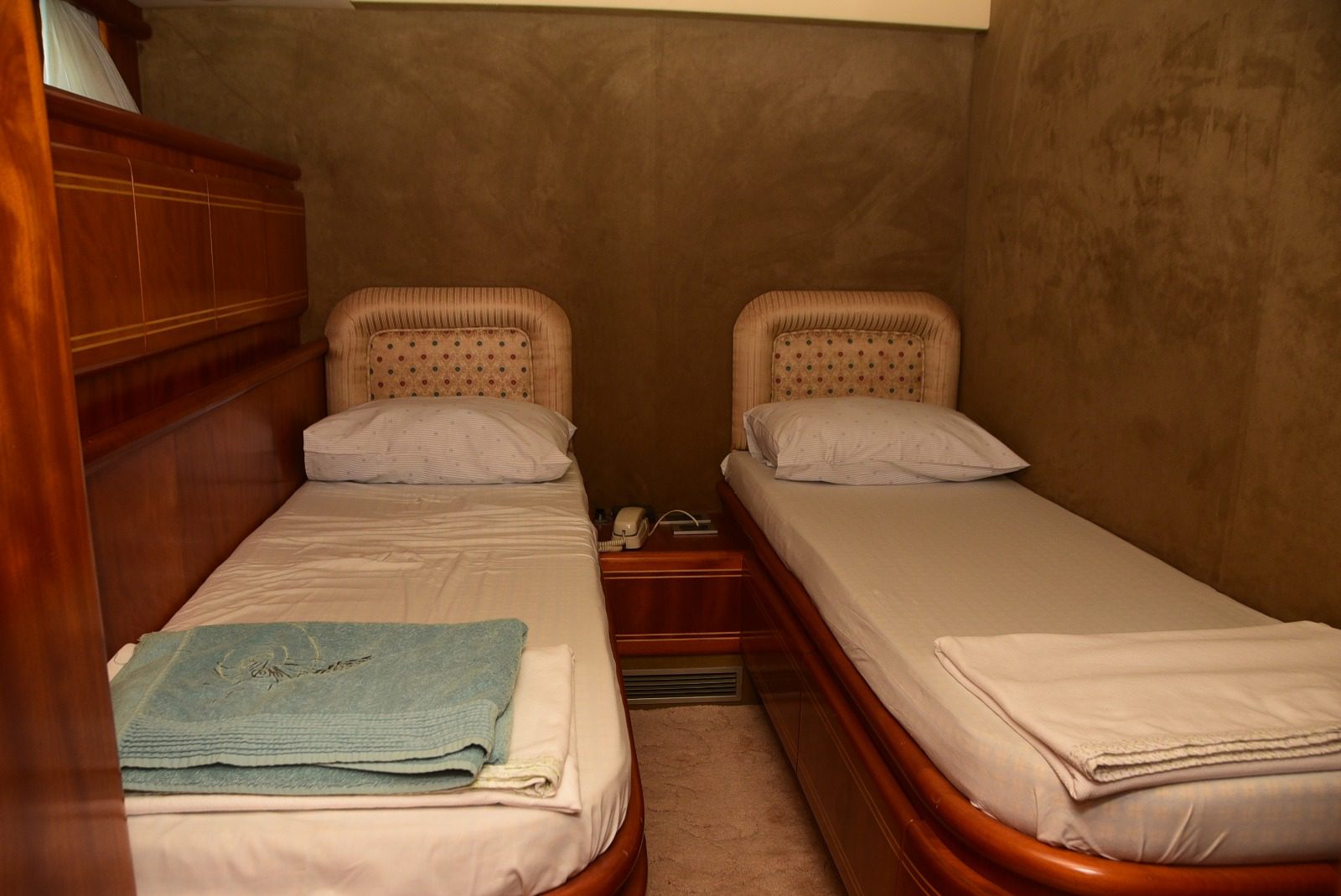 Alanya Yacht Rental 26m Ferretti 80